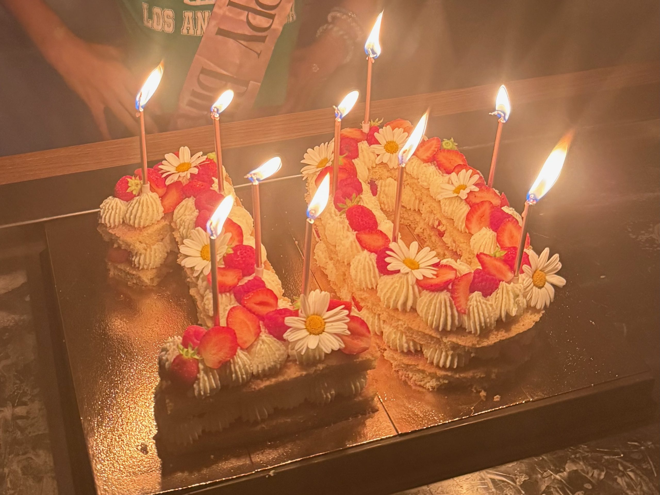 Gâteau d'anniversaire aux fraises