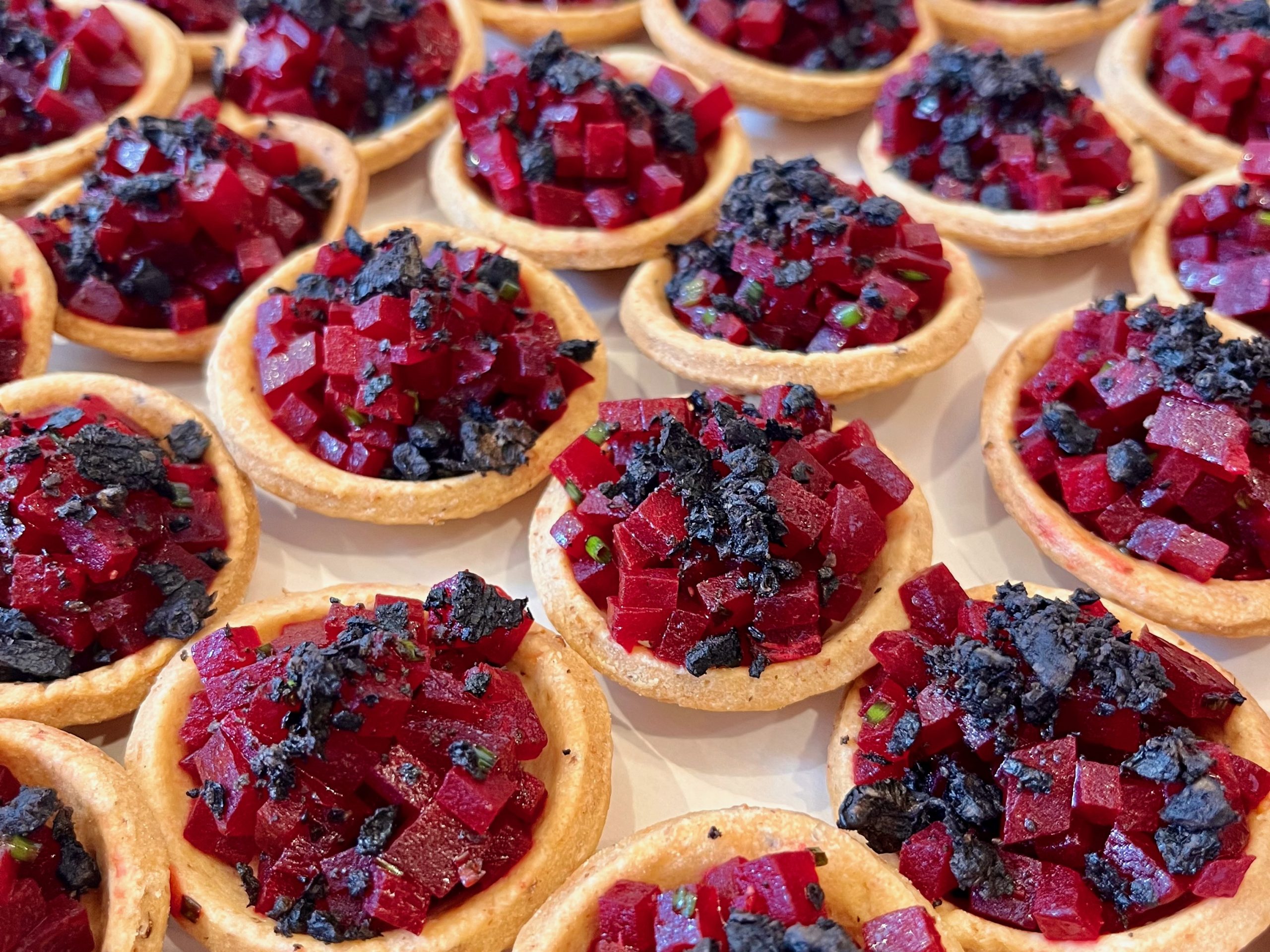 Tartelettes betterave rouge et algues séchées