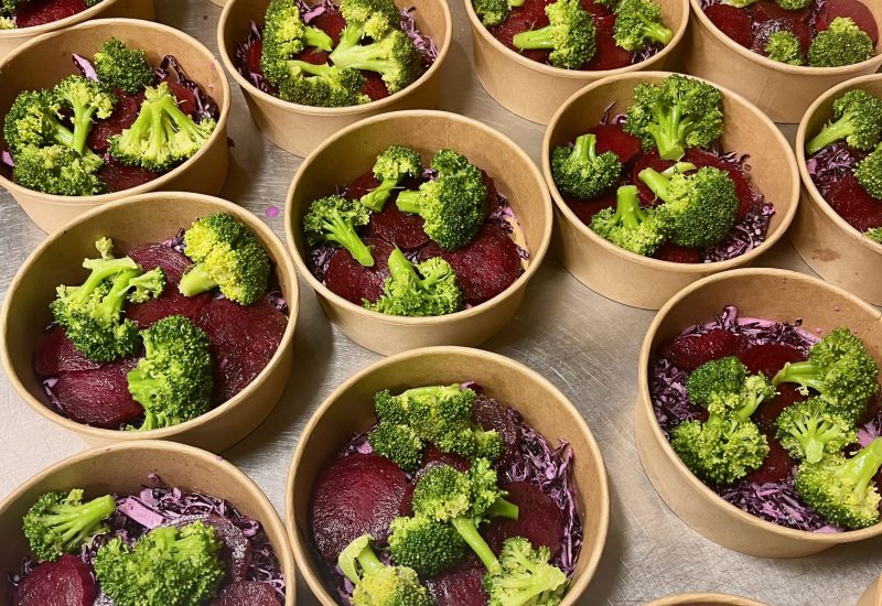 Barquettes de betteraves, brocolis et chou rouge